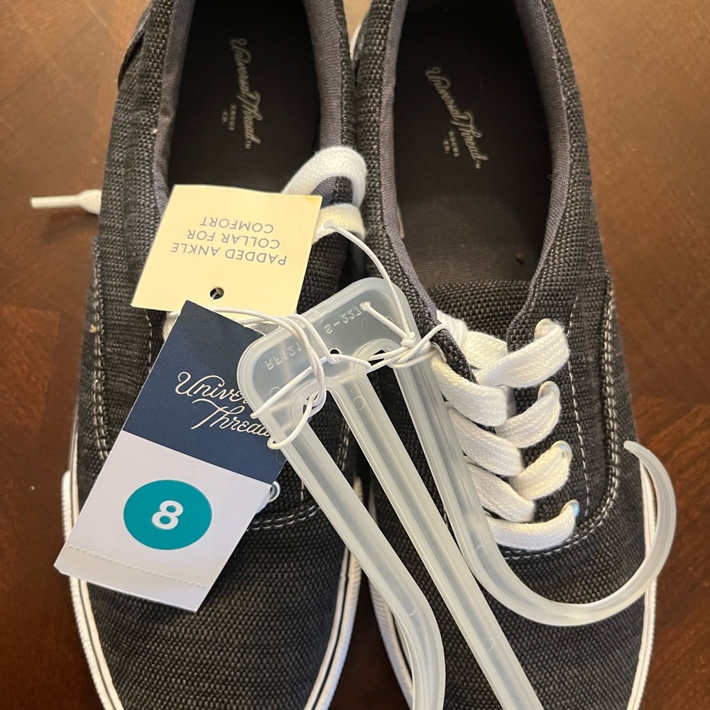 Women's Molly Vulcanized Lace-Up Sneakers - Universal Thread™ Size 8